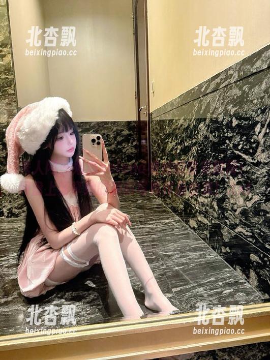 秀人网 - 娜露selena姐姐的甜美瞬间：网盘上畅享她的精彩写真作品合集！.txt