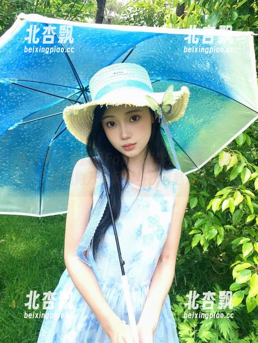 秀人网 - 孟狐狸FoxYini学妹的私拍美图，透视她万千风情与独特魅力.txt