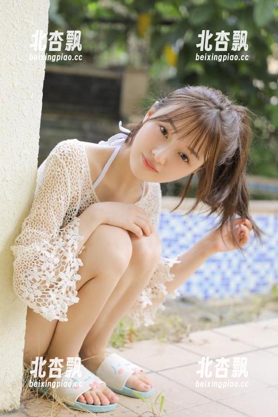 秀人网 - 一场关于小蛮妖_honey和丝袜的写真图包探索，揭开时尚与性感的秘密！.txt