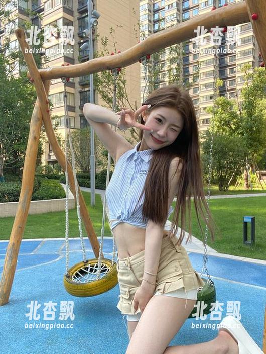 秀人网 - 在线独家发布戴允祺zoe黑白写真作品合集，感受光影的无穷魅力.txt
