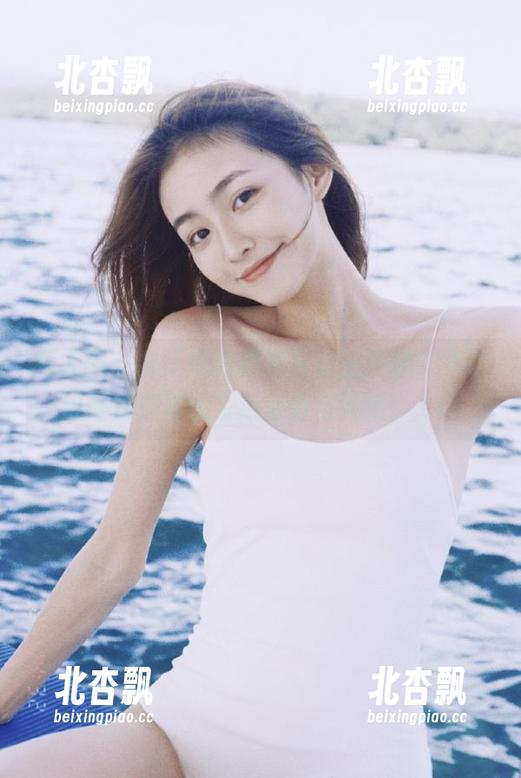 秀人网 - 林子遥新作居家套图更新，带你领略她别样的生活魅力与风格。.txt