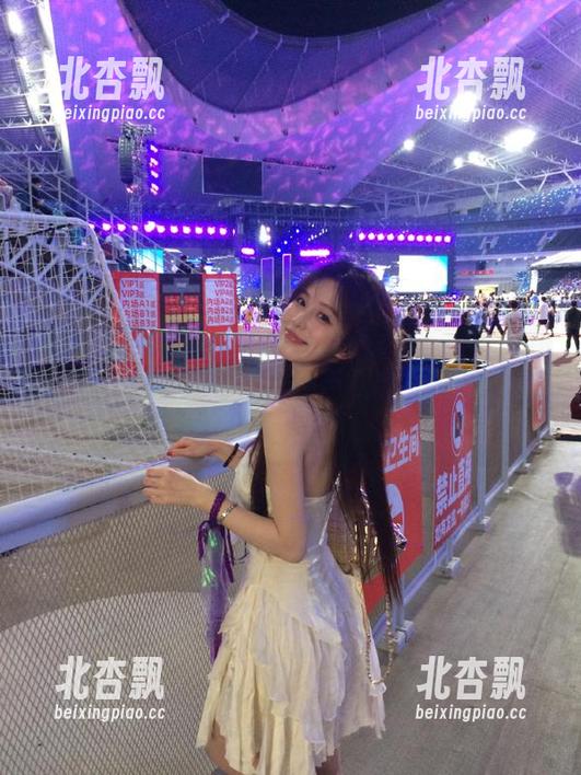秀人网 - 林月月用旗袍谱写美丽乐章，免费的美图带你体验经典与现代的完美交融，快来一探究竟！.txt