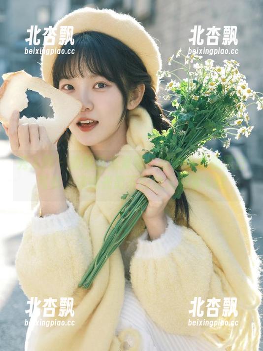 秀人网 - 最新图库推荐：柚柚小奶瓶黑白写真，演绎光影下的动人故事.txt