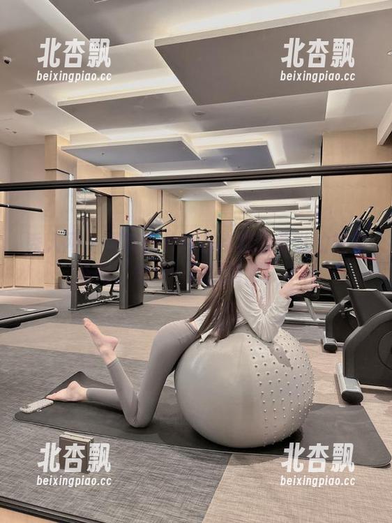 秀人网 - 精美图片尽在淼淼萌萌哒的镂空系列，快来一起观看吧！.txt