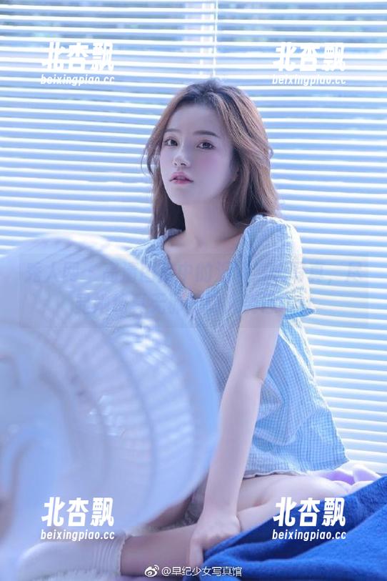 秀人网 - 高清图库中的温妮清纯写真，尽显她纯真无邪的动人姿态.txt