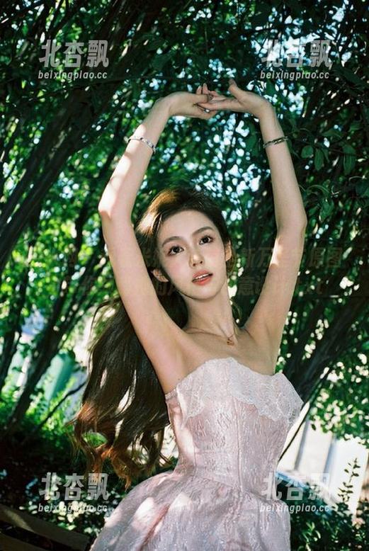 秀人网 - 观看米妮大萌萌全新万圣节原图，带你领略她的风格与创意设计.txt