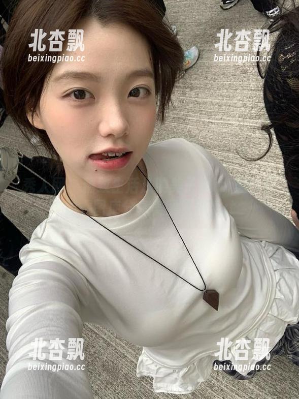秀人网 - 精致生活从糯美子Mini黑丝开始，图库分享美图无限.txt