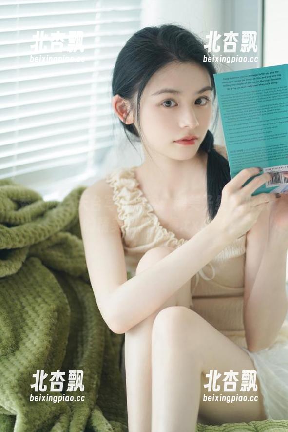 秀人网 - 天台写真探索：糯美子经典形象的精美图片合集.txt