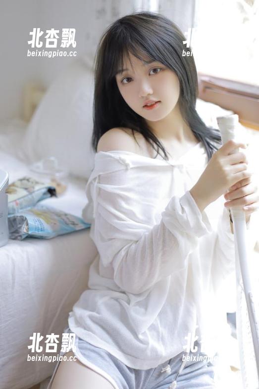 秀人网 - 探索糯美子mini制服系列，图库里的每一张作品都让人心动！.txt