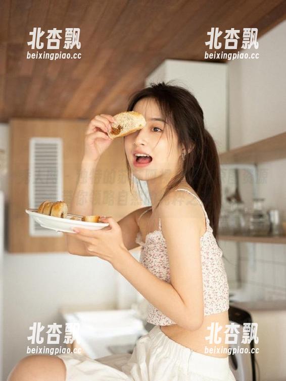 秀人网 - 独特的苏苏阿裸足摄影原图资源，带你领略自然的纯粹之美.txt