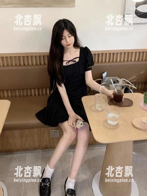 秀人网 - 草莓mm女仆写真作品原图更新，清新风格等你来欣赏！.txt