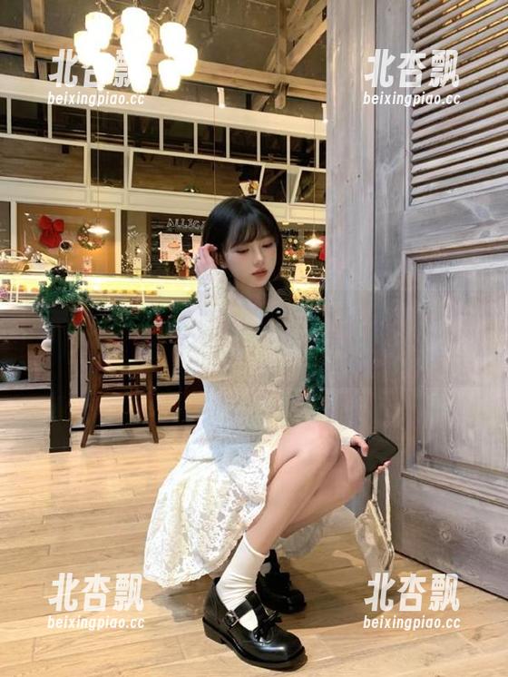 秀人网 - 感受福利，葛征Model白衬衫作品传递纯粹与优雅的美学.txt