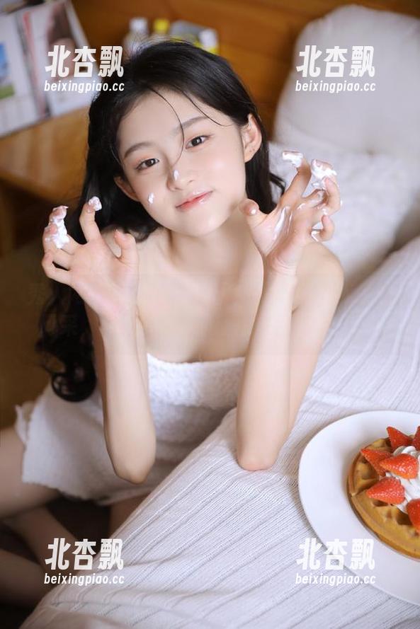 秀人网 - 谢忱倬花嫁图集：高清捕捉爱的风采，展现纯粹与浪漫的甜蜜时刻.txt