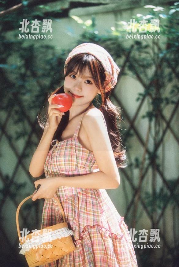 秀人网 - 探索赵惟依cocoJK图包，福利内容带你领略少女的无限魅力！.txt
