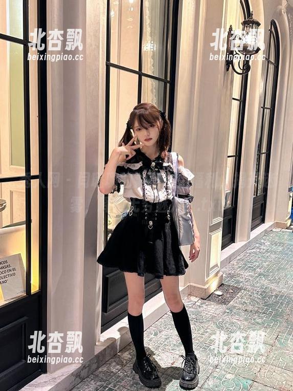 秀人网-闫璐璐 秀人网 - 闫璐璐的油亮作品福利,揭开迷雾,释放无穷魅力!.txt