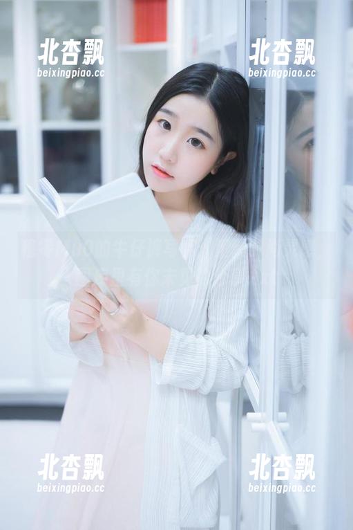 穆零Mu0的牛仔裤写真：汇聚时尚灵感，图库里有你未见的分享.txt