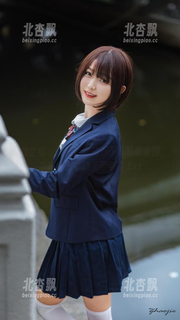 紧急企划 - 探索小恩的万圣节写真套图，发现节日中的无限可能.txt