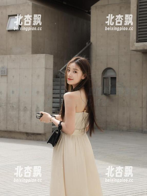 紧急企划-小枫 紧急企划 - 夏天的小枫:原图合集带你进入清凉幻想世界!.txt
