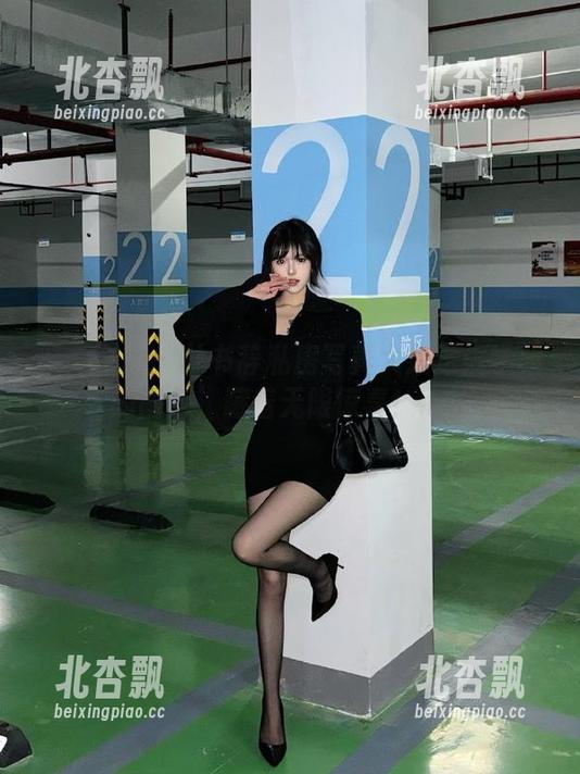 紧急企划 - 林书辞私房写真大放送：学姐的图包，藏着无限惊喜！.txt
