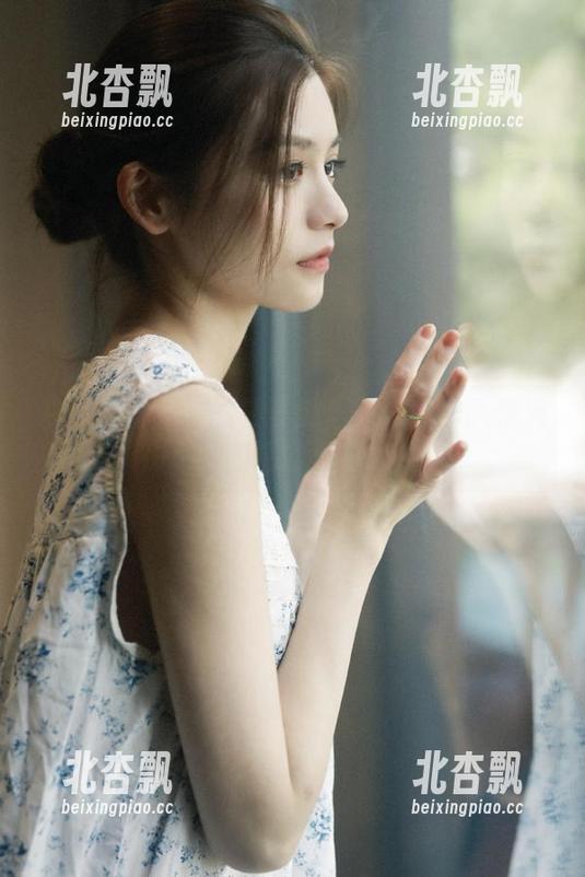 紧急企划 - 樱樱樱可的居家摄影作品精选：在家中创造的无穷魅力.txt