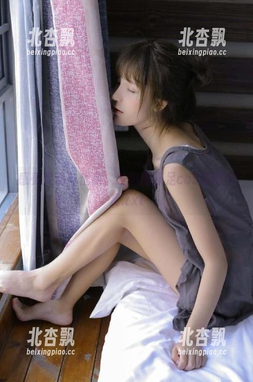 感受灵动与优雅，绞肉姬裸足cos套图大赏.txt