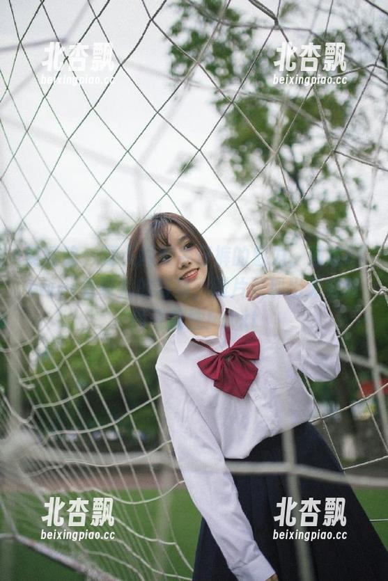 美媛馆 - 深入探索牛仔裤的魅力，通过Flower朱可儿的写真，图片展现出无穷时尚可能性！.txt
