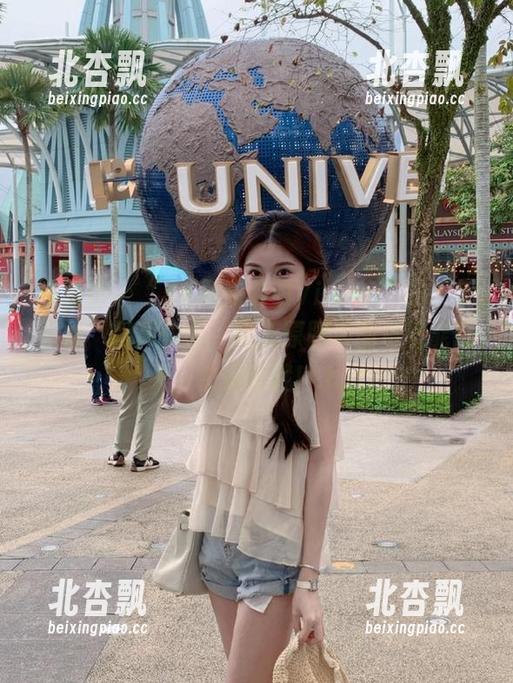 美媛馆 - “K8傲娇萌萌Vivian”的“裤里丝”写真作品，绝美原图与图包功能强大，快来收藏！.txt