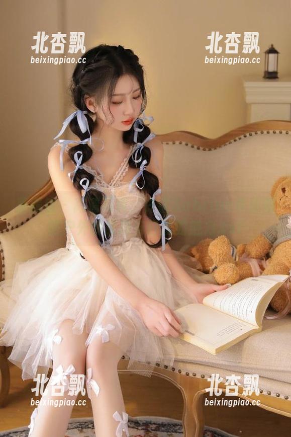 美媛馆 - 高清写真：许诺Sabrina带你领略户外的灵动与自然的魅力.txt