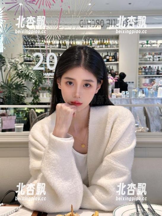 美媛馆 - 赵小米Kitty最新油亮系列作品，让你在图片更新中领略新潮风尚！.txt
