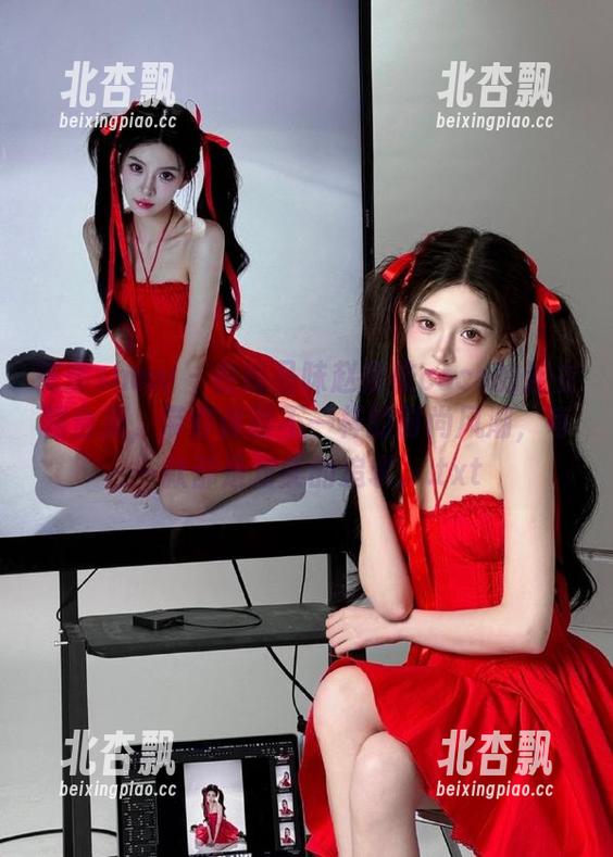 花漾show - 在线品味赵惟依coco的连衣裙合集，带你体验不一样的时尚风潮，每一款都是对美的追求。.txt