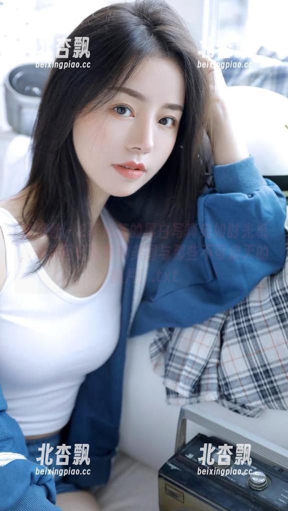 蜜桃社 - E杯奶茶的黑白写真宛如时光机，带你回忆过往的美图与那些不可磨灭的照片！.txt