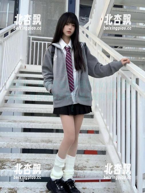 蜜桃社 - 最新发布！佩琦Pinky油亮写真资源，带你领略艺术与魅力的完美结合.txt