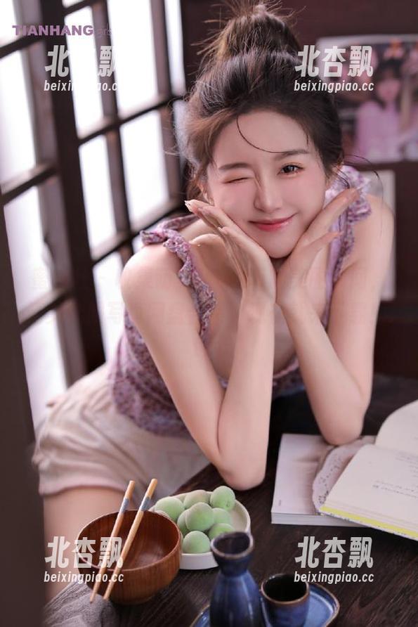 蜜桃社 - 收集萌美Moemi的美丽瞬间，精美礼服写真网盘合集，现在就来下载！.txt