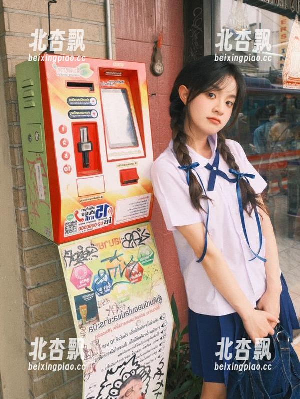 蜜桃社 - 露西Lucy的裤里丝无尽魅力：图集全新更新，时尚与个性的完美结合！.txt