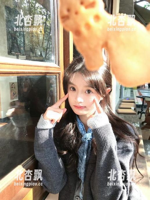 语画界 - 不可错过的Chery绯月樱修女写真集更新，快来分享这份可爱吧！.txt