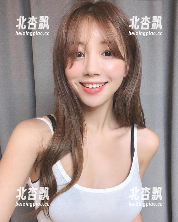 语画界-顾乔楠 语画界 - 顾乔楠的油亮瞬间:分享那些令人惊叹的图片,领略她的艺术风采.txt