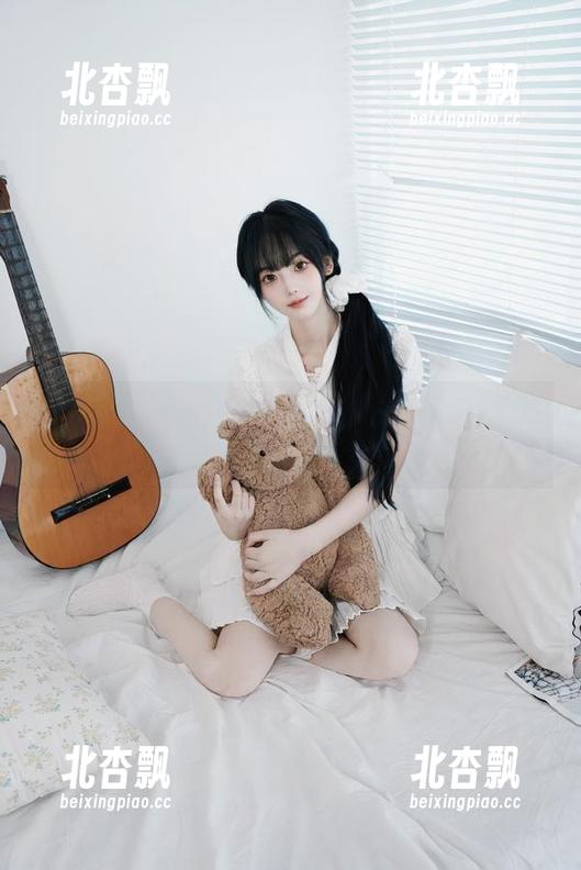 微密圈 - 女仆装的甜美诱惑：轩子巨2兔写真精彩图集合集来袭！.txt