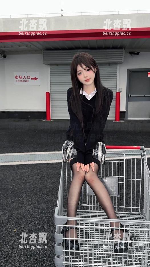 微密圈 - 解锁软妹小九九网袜写真中的秘密，精彩瞬间全在网盘中.txt