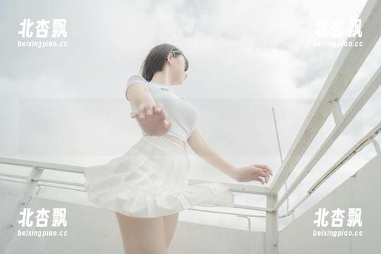 颠覆传统：阿薰kaOri黑色风格写真作品，网盘独家发放，快来下载！.txt