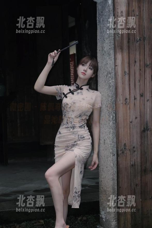 微密圈 - 陈佩奇的星光闪闪，私拍合集尽显她的多重魅力.txt