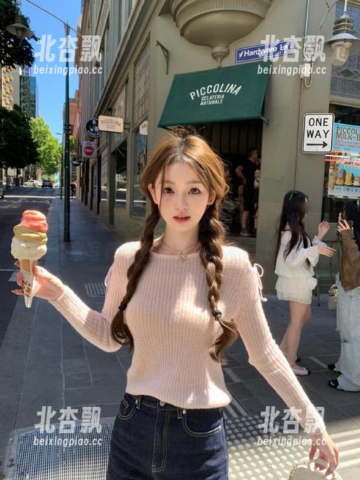 青豆客 - 感受罗婉莹的女神气质，北国温泉写真合集让你心动不已.txt