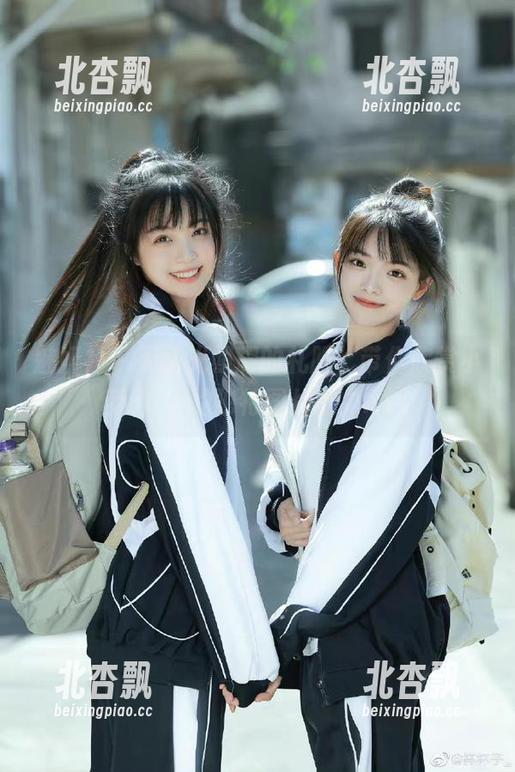 魅妍社 - 无圣光照耀的礼服，带你欣赏小乔Joyi的独特图片魅力.txt