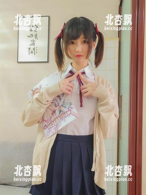 魔物喵nigisa倾情创作，小奶牛自拍作品集汇聚在图库，带你穿越艺术之旅.txt