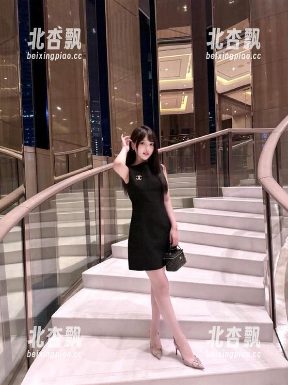 鹿瑶 微密圈 - 在鹿瑶空姐的定制图片中,发现每一份特别的美.txt