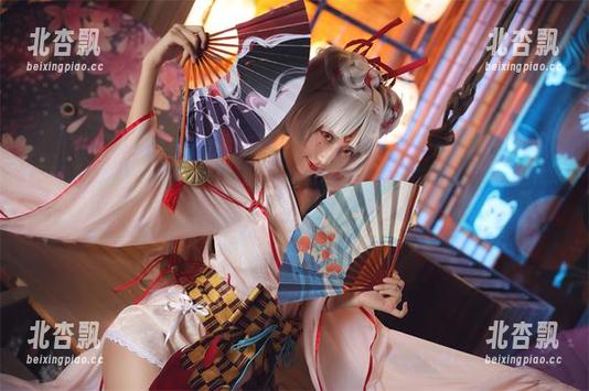 领略“黑川小恶魔本-女仆装”精选写真，感受个性与时尚的融合.txt